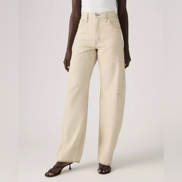 Levi's Women's High-Rise Cinch Waist Barrel Jeans in Light Beige 31x31 BNWT - Picture 2 of 16